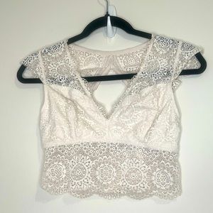 🎉5FOR25 White lace crop top